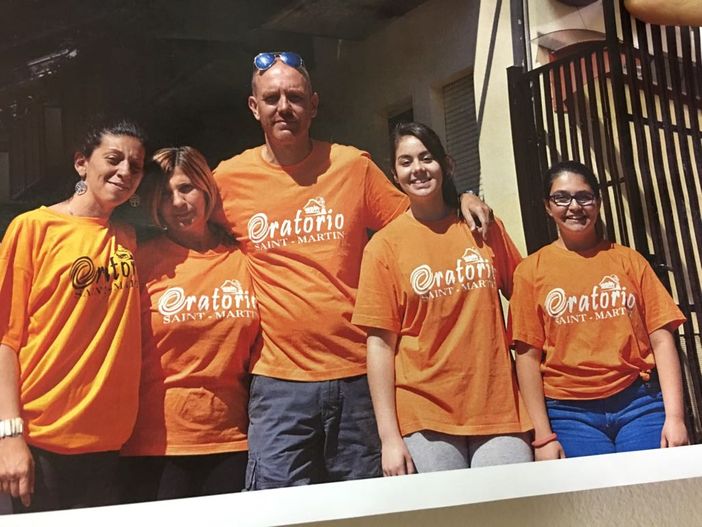 Un gruppo di volontari educatori di 'Estate ragazzi'