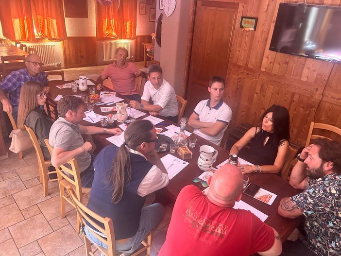 Pays d'Aoste Souverain: Un chiarimento politico e una stronatura ai “Nostalgici della Poltrona”