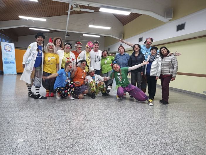 Fila in basso da destra:  maglia verde clown Flay, dott. Phono, clown Maravigliosa, clown Infusa