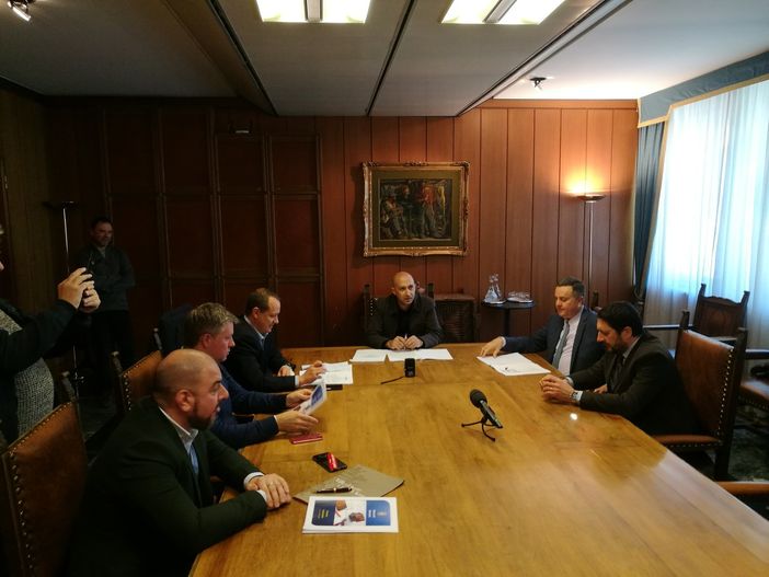 Il Piano è stato illustrato a Palazzo regionale alla presenza dei vertici dell'Arer Il Piano è stato illustrato a Palazzo regionale alla presenza dei vertici dell'Arer