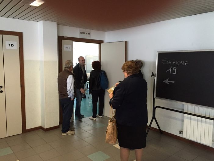 ELEZIONI: In Valle ha votato il 77,2 per cento degli elettori; affluenza in calo di 2 punti