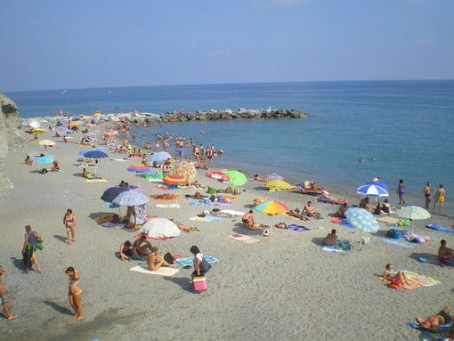 Spiagge libere accessibili la prossima estate? Le amministrazioni savonesi al Governo: "Da soli non ce la facciamo"