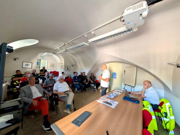 Un momento della presentazione dell'AppValDAE a enti e associazioni Un momento della presentazione dell'AppValDAE a enti e associazioni