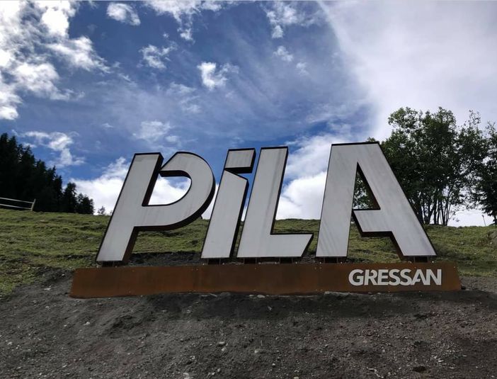 Pila si veste di nuovo per per creare l'emozione dell'appartenenza