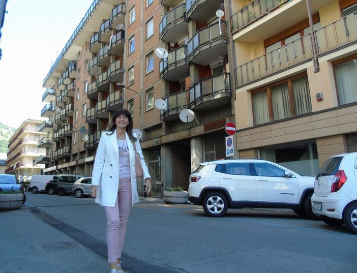 CASA SUBITO IN VALLE D'AOSTA: Splendido alloggio con 2 camere ad Aosta, viale Gran San Bernardo CASA SUBITO IN VALLE D'AOSTA: Splendido alloggio con 2 camere ad Aosta, viale Gran San Bernardo