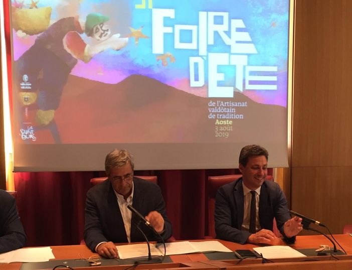 Il Presidente della Giunta, Antonio Fosson e l'assessore regionale Laurent Vierin durante la presentazione del programma estivo Il Presidente della Giunta, Antonio Fosson e l'assessore regionale Laurent Vierin durante la presentazione del programma estivo