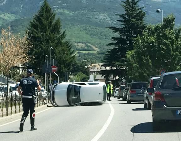 Aosta: Giovane carambola con l’auto in via Parigi