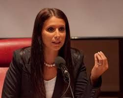 Alpe attacca l’assessore Rini che risponde ‘pensate alle vostre condanne’. Sostegno dell’Uv