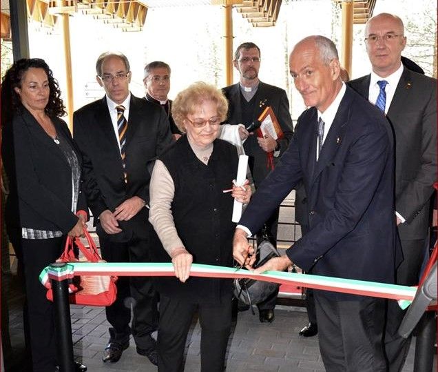 Il Capo della polizia, Franco Gabrielli, al taglio del nastro della nuova sede della Polstrada di Courmayeur