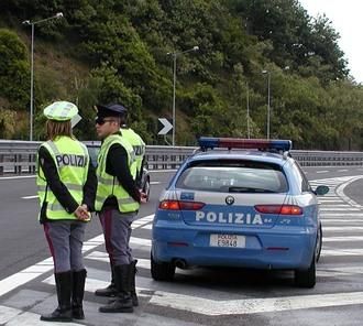 Mercoledì 3 aprile la 'maratona' della Polstrada, 24 ore di controlli a tappeto Mercoledì 3 aprile la 'maratona' della Polstrada, 24 ore di controlli a tappeto