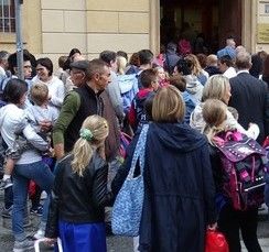 Oggi rientro in classe ma resta l'incognita dell'obbligo vaccinale