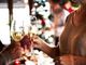 Da brindisi a dopocena, l'alcol minaccia il Natale: a rischio fegato e cervello