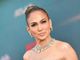 Jennifer Lopez e gli auguri di Natale, il selfie non 'convince'