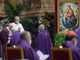 Il Papa impone le ceneri