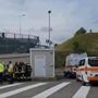 Lomazzo, scontro tra camion e pullman con 30 bambini a bordo: morta una maestra