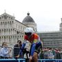 Giro d'Italia, Hoole vince la decima tappa e Del Toro resta in rosa