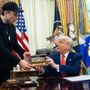 Trump-Musk, scontro totale. Il presidente: &quot;Sei impazzito&quot;. Mr X: &quot;Il tuo nome nei file di Epstein&quot;