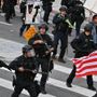 Usa, coprifuoco a Los Angeles. Trump: &quot;Manifestanti sono animali, pagati da qualcuno&quot;