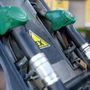 Benzina, i prezzi di oggi: gasolio supera i 2,1 euro al litro Benzina, i prezzi di oggi: gasolio supera i 2,1 euro al litro