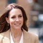 Principessa Kate Middleton a sorpresa nell'ospedale dove curò cancro, ringrazia medici e incontra pazienti Principessa Kate Middleton a sorpresa nell'ospedale dove curò cancro, ringrazia medici e incontra pazienti