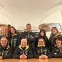 Seduti da sx: Roberto Coletta, Marisa Zambon, Francesco Panella, Cuneaz Monica. In piedi da sx: Ingrid Bredy, Alessandra Oreiller, Angelo Soreca, Nancy Oreiller Bal, Jeannette Curtaz.