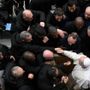 Il Papa in dialogo coi preti di Roma: siate amici tra voi, attenti a invidia e inganni del web Il Papa in dialogo coi preti di Roma: siate amici tra voi, attenti a invidia e inganni del web
