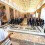 Non scoraggiarsi nella cura dei poveri: il Papa richiama alla speranza concreta