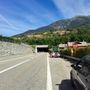 Da oggi chiuse le gallerie di Sorreley: per raggiungere la Valle del Gran San Bernardo e la Svizzera si passa da Aosta e via Roma Da oggi chiuse le gallerie di Sorreley: per raggiungere la Valle del Gran San Bernardo e la Svizzera si passa da Aosta e via Roma