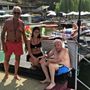 seduto a ds. Lodovico con l'istruttore Dario Moia (a sn) e la bagnina Letizia Balestre seduto a ds. Lodovico con l'istruttore Dario Moia (a sn) e la bagnina Letizia Balestre
