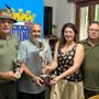 UNUCI VdA, premiazione del vincitore del Trofeo. Da sinistra: il Cap. com. CRI Massimo Ferrero, presidente UNUCI VdA; il Sost. Com. Coord. Maurizio Legato, vincitore del Trofeo; Annalisa Maurino, figlia di Michele Maurino; il Cap. com. CRI Antonello Piffari, presidente ANMCRI