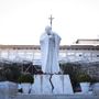 Leone XIV migliora dopo l’intervento al polmone: esami nella norma e ripresa del lavoro Leone XIV migliora dopo l’intervento al polmone: esami nella norma e ripresa del lavoro