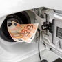 Carburanti: le quotazioni in picchiata, ma i prezzi scendono troppo lentamente