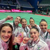 Annie Desandré, prima a destra con le compagne dell’Energym