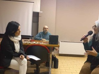 con l'associazione _la voce di una è la voce di tutte_, in video da