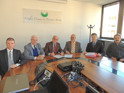 Da sn: Alessandro Violante, Pasquale Sinatra, Carlo Nebiolo Pres AscomFidi NordOvest, Pier Lui Genta Vice presid AscomFidi NordOvest, Antonio Marzani e Pierantonio Genestron