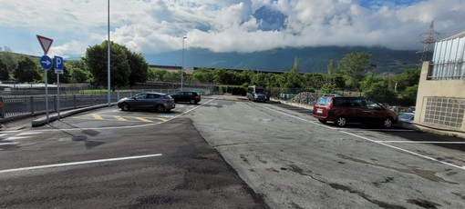 Aosta: In via Clavalité nuovo parcheggio per 30 posti auto
