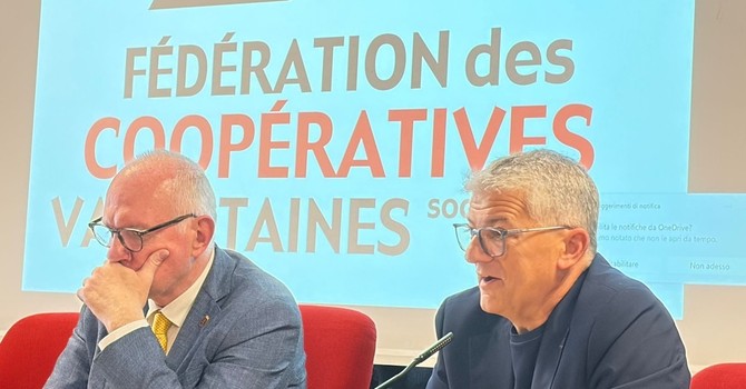 Luigi Bertschy a ds. con il presidente della REgione, Renzo Testolin Luigi Bertschy a ds. con il presidente della REgione, Renzo Testolin