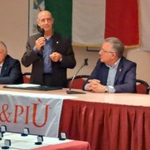Al centro Giacomo Aloisi presidente 50&amp;più VdA