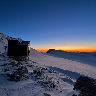 Bivacco Camardella:  La microarchitettura in alta quota di Progetto CMR vince il Premio Etico 2025