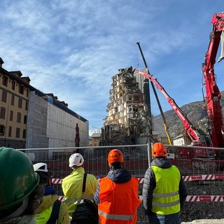 Sicurezza in cantiere, lezione sul campo nel cuore della demolizione dei grattacieli di Aosta