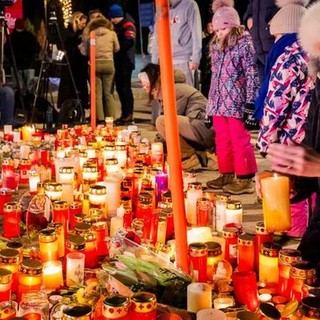 Crans-Montana, rientrano le salme dei sei giovani italiani morti nel rogo di Capodanno. “Una tragedia evitabile”