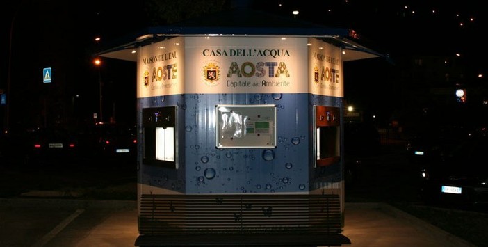 Oggi ad Aosta acqua gratis. Si celebra la risorsa più preziosa tra ambiente e comunità Oggi ad Aosta acqua gratis. Si celebra la risorsa più preziosa tra ambiente e comunità