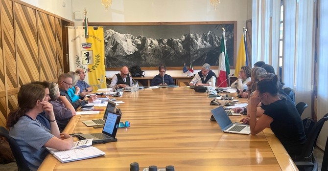 Courmayeur investe sul futuro: oltre due milioni per scuole, viabilità, turismo e sport Courmayeur investe sul futuro: oltre due milioni per scuole, viabilità, turismo e sport