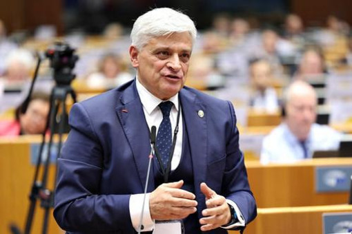 Le Peuple valdôtain entre dans l’ère numérique, Caveri trace la voie