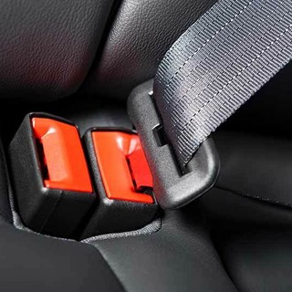 Passeggeri senza cintura: la responsabilità ricade sul conducente. La Cassazione cambia prospettiva