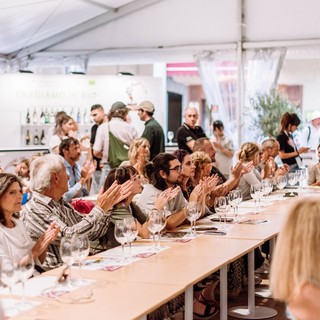 Douja d'Or 2026, dieci giorni per scoprire Asti tra vino, arte, gusto e storia: la città diventa un grande palcoscenico