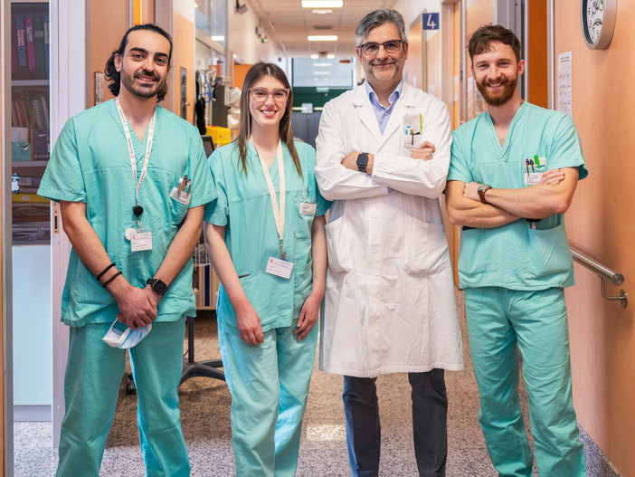 Da sinistra Alessandro Alesina, Irene Florean, Guido Giardini (Primario di Neurologia), Gabriele Mainini