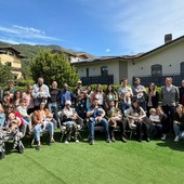 Gruppo dei bimbi omaggiati, assieme alle loro famiglie e ad alcuni membri del Consiglio comunale (mancano genitori di: gemelli Gaeta, Voicu Matthias, Rabit Radia e Pagani Ian che non sono venuti alla cerimonia) Gruppo dei bimbi omaggiati, assieme alle loro famiglie e ad alcuni membri del Consiglio comunale (mancano genitori di: gemelli Gaeta, Voicu Matthias, Rabit Radia e Pagani Ian che non sono venuti alla cerimonia)