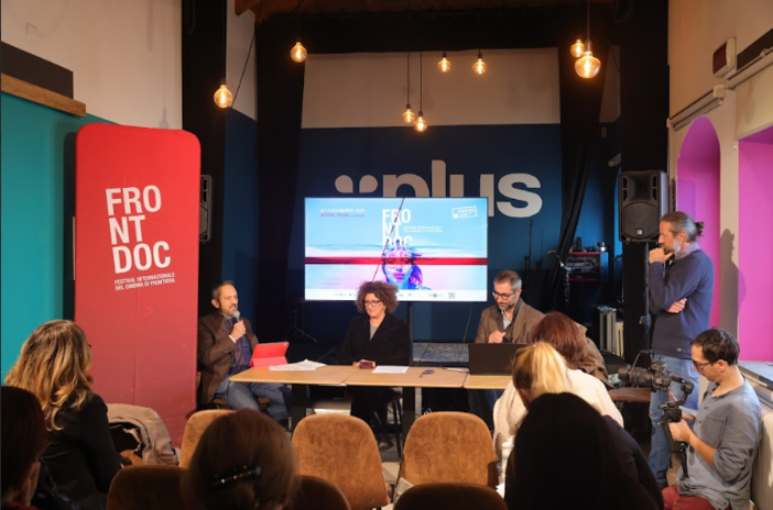 FrontDoc 2025, il cinema che supera i confini: ad Aosta una settimana di film, incontri e grandi ospiti internazionali FrontDoc 2025, il cinema che supera i confini: ad Aosta una settimana di film, incontri e grandi ospiti internazionali
