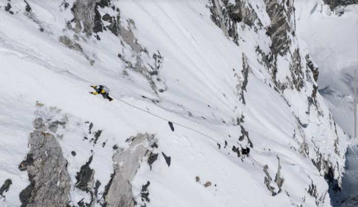 François Cazzanelli conquista il Kimshung: prima salita assoluta della vetta inviolata nel massiccio del Langtang nepalese François Cazzanelli conquista il Kimshung: prima salita assoluta della vetta inviolata nel massiccio del Langtang nepalese